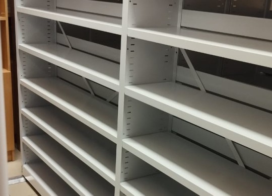 Двусторонние конструкции с разделителями полок